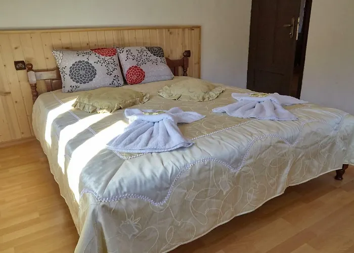 Vazrozhdenski Kashti * Manastir